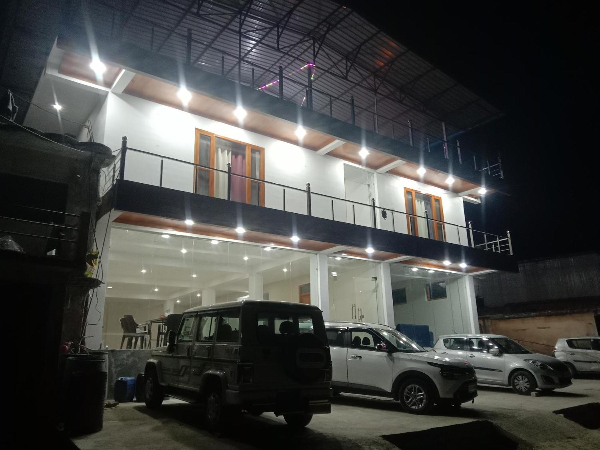 Himalayan Hill Top Resort Kanatal Zewnętrze zdjęcie