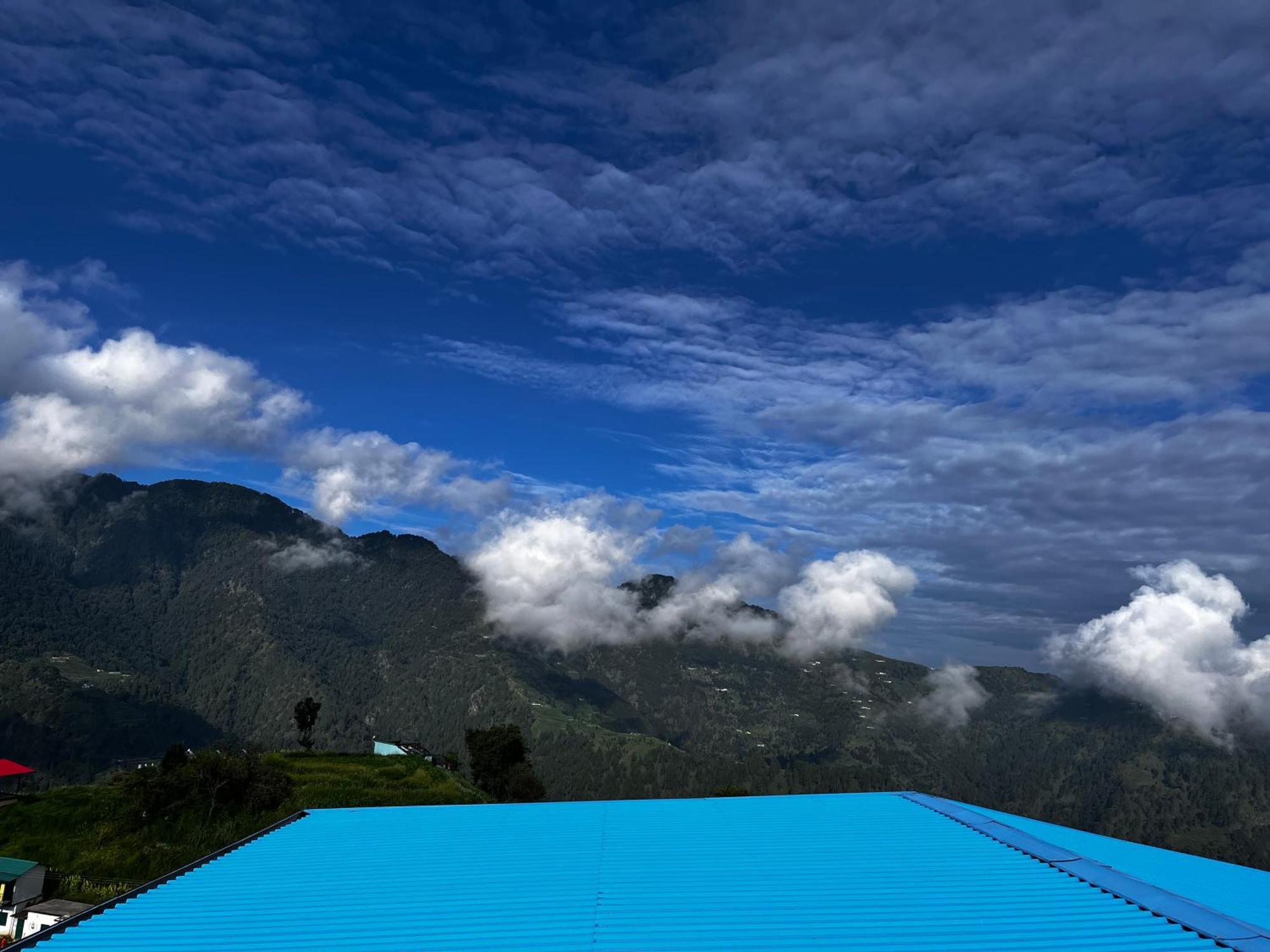 Himalayan Hill Top Resort Kanatal Zewnętrze zdjęcie