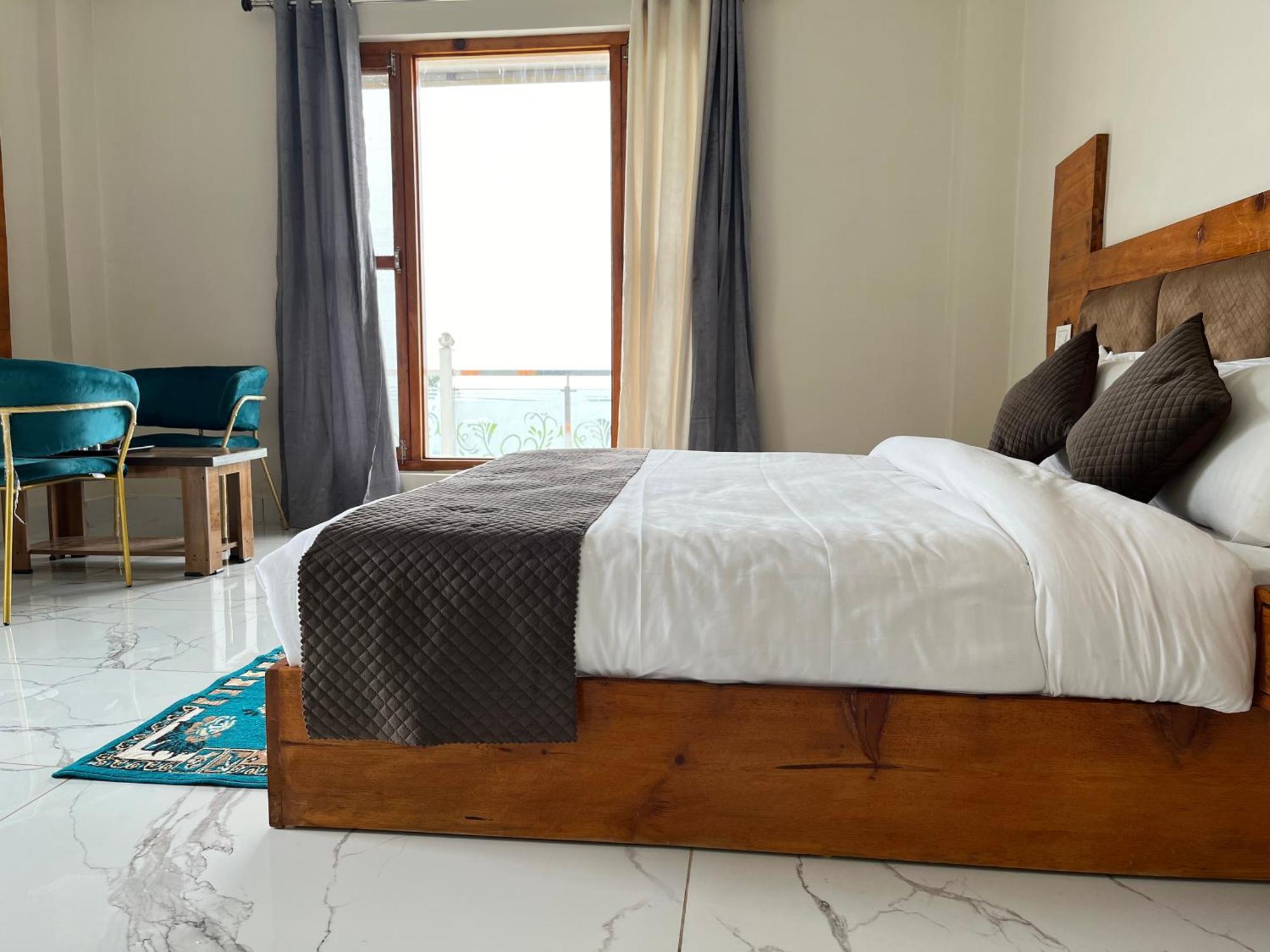 Himalayan Hill Top Resort Kanatal Zewnętrze zdjęcie