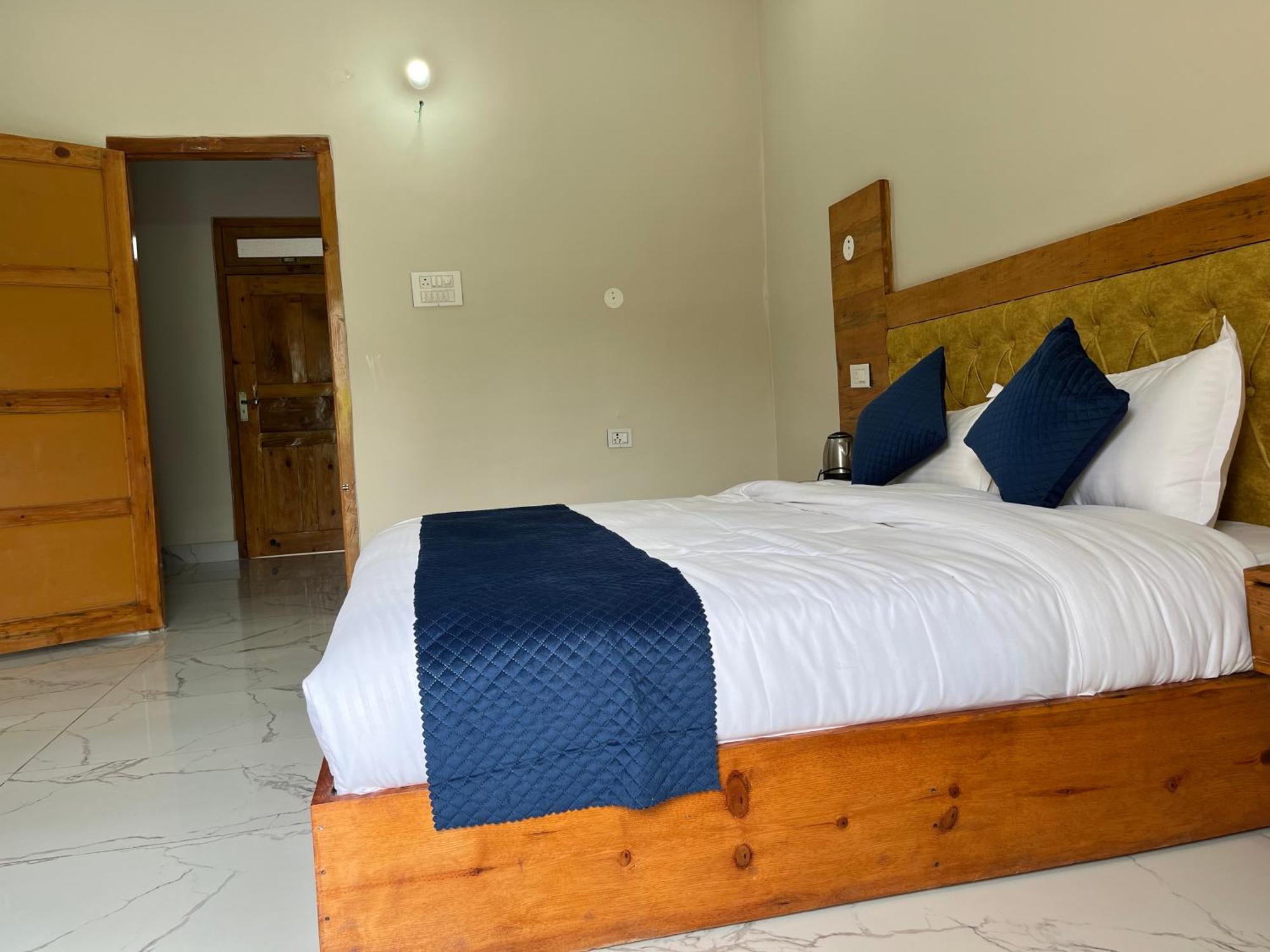 Himalayan Hill Top Resort Kanatal Zewnętrze zdjęcie